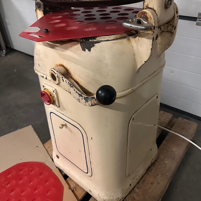 Fortuna A4 halbautomatische Brötchenpresse GR4 4