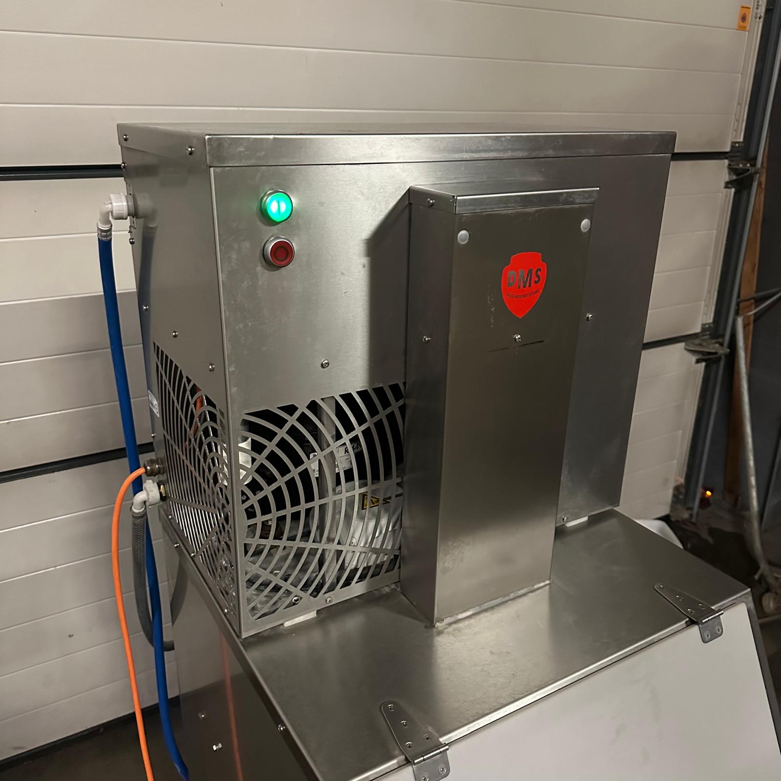 DMS DSE141 Scherbeneisbereiter Scherbeneiserzeuger Eisbereiter