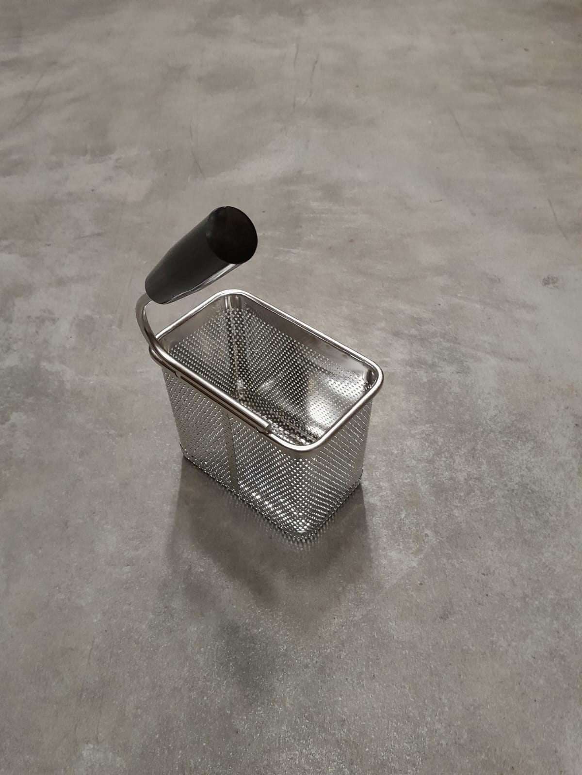 BASE 600 KORB NUDELKOCHER LINKS