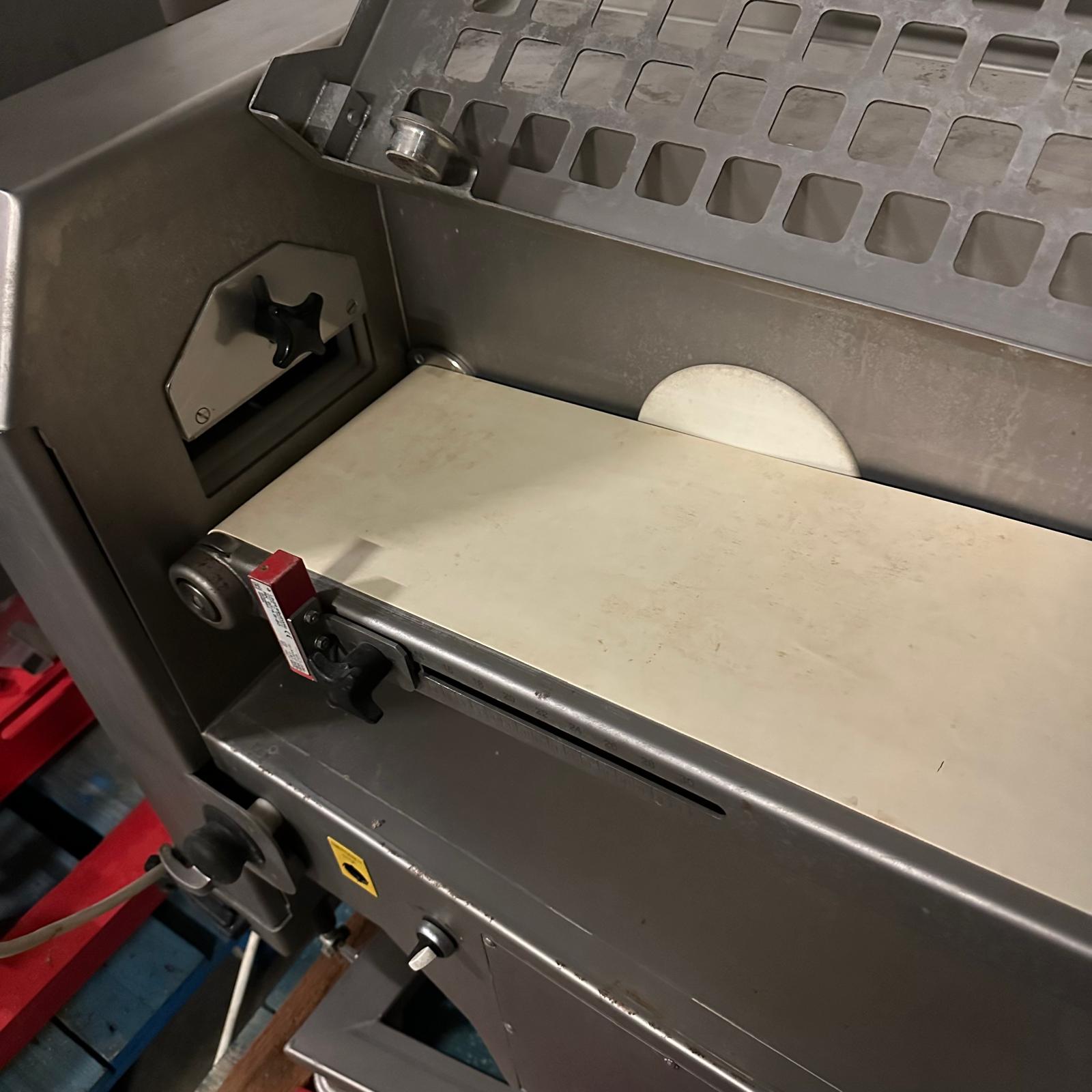 Kolbe MW100 Mischfleischwolf + PM150 Portiomat Hackfleischlinie